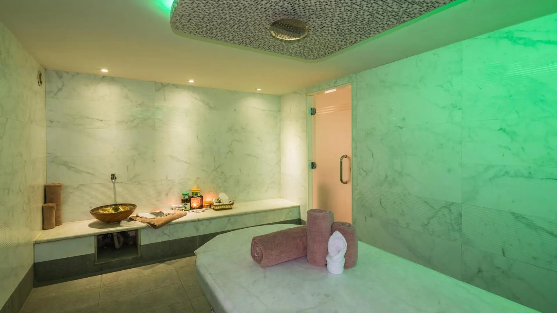Novotel Suites Riyadh Olaya Отель